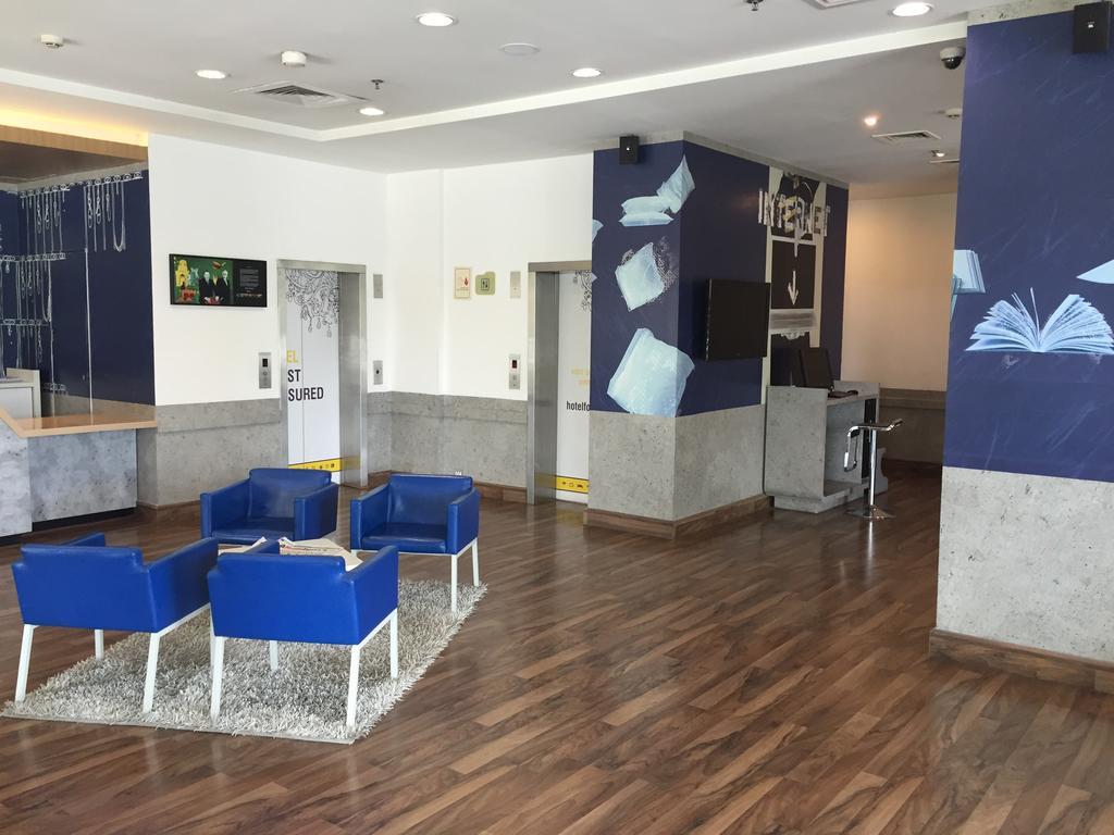 Hotel Caspia Pro Greater Noida Kültér fotó