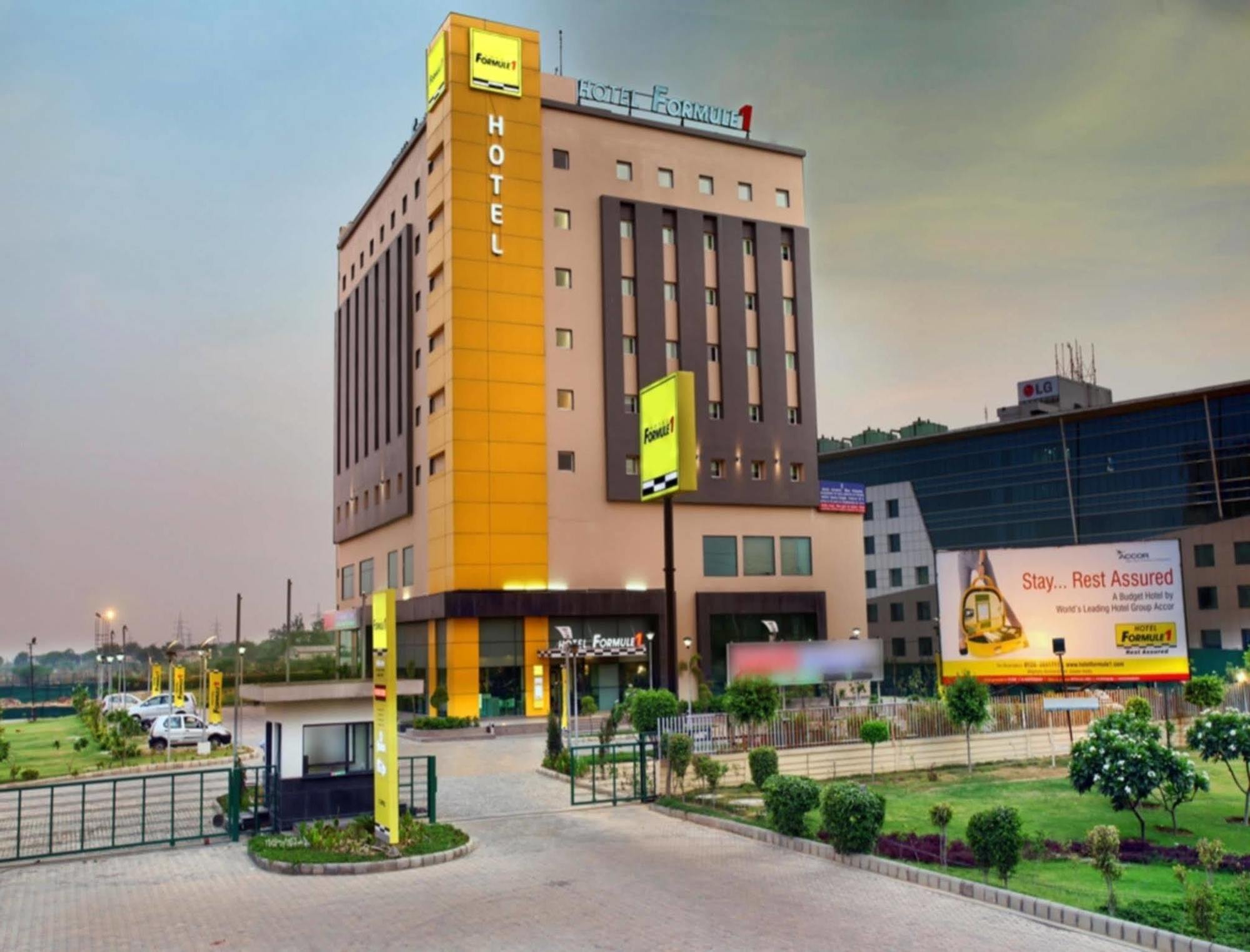 Hotel Caspia Pro Greater Noida Kültér fotó