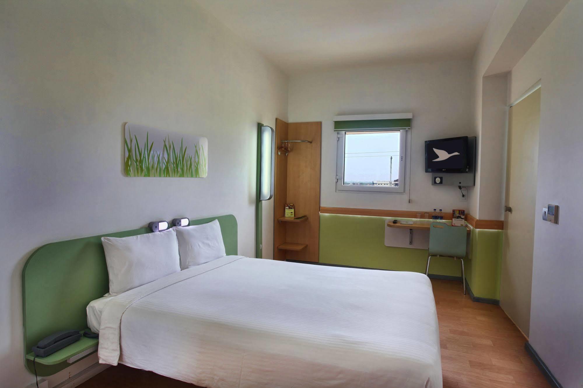 Hotel Caspia Pro Greater Noida Kültér fotó