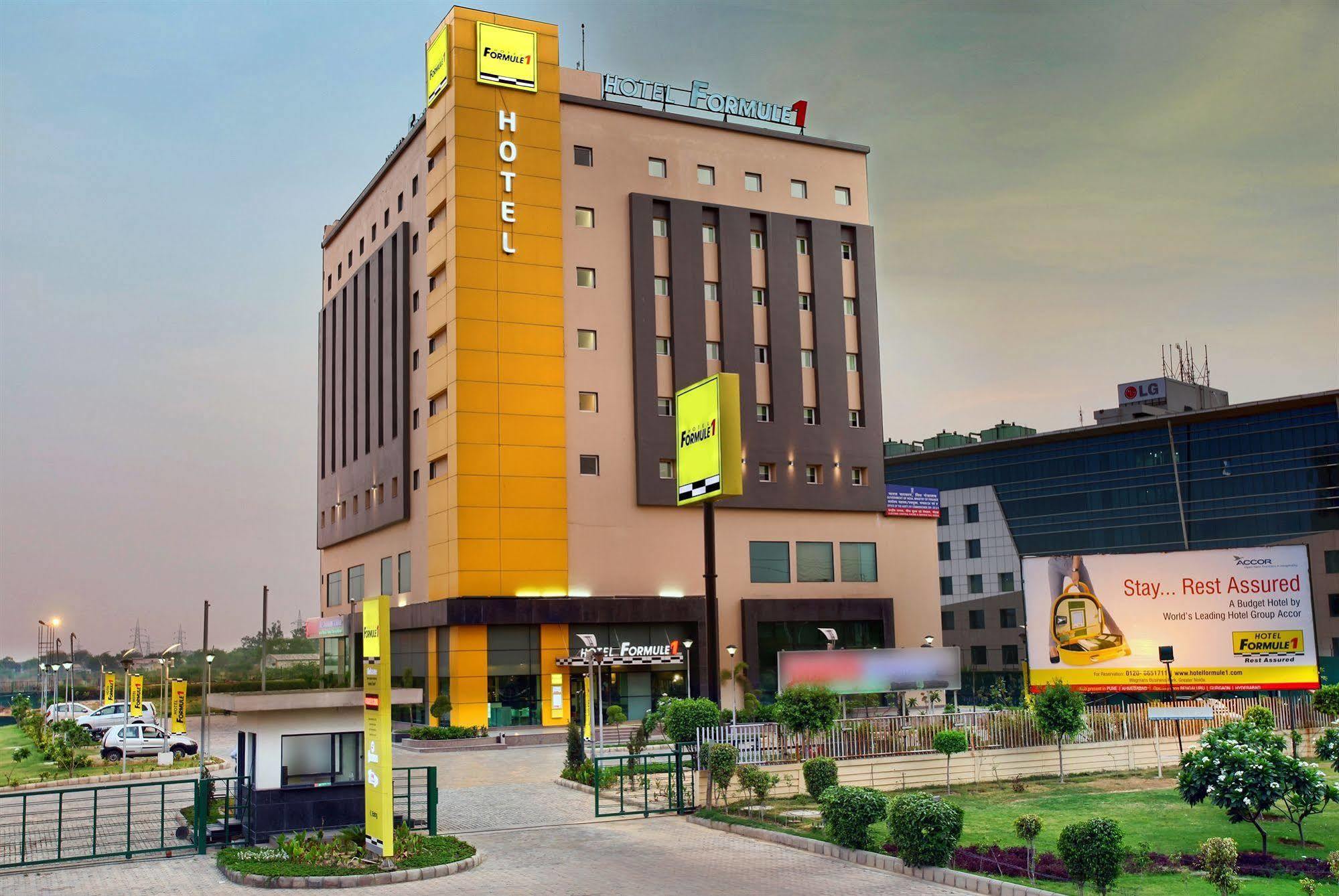 Hotel Caspia Pro Greater Noida Kültér fotó